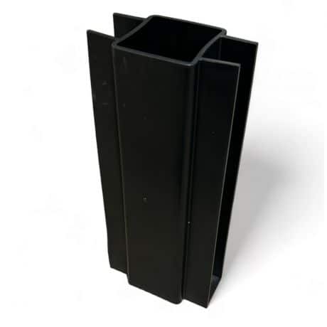 Betonplaathouder PVC voor koker 60/60mm x 300mm met voetje (ZWART)